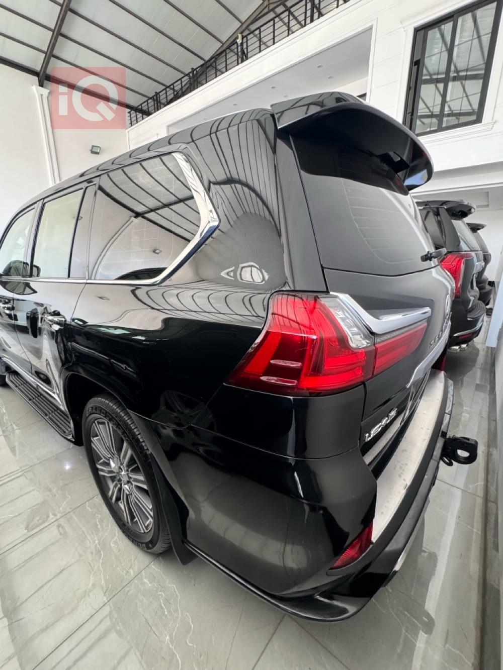 Lexus LX